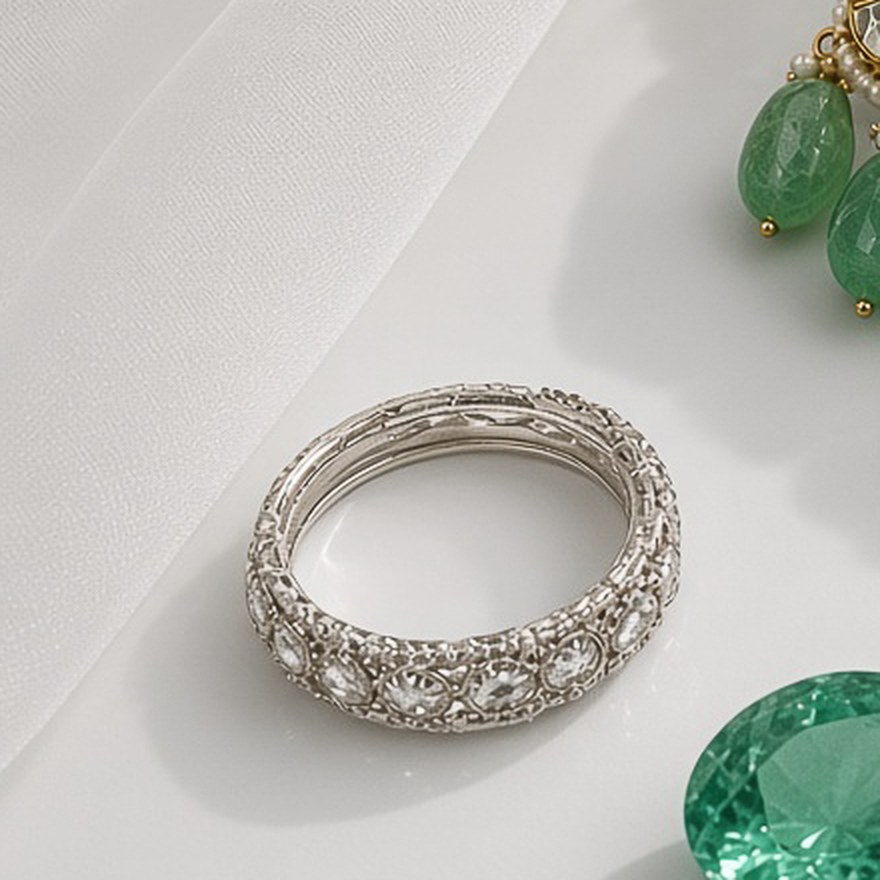 Heera Pavé Diamond Ring